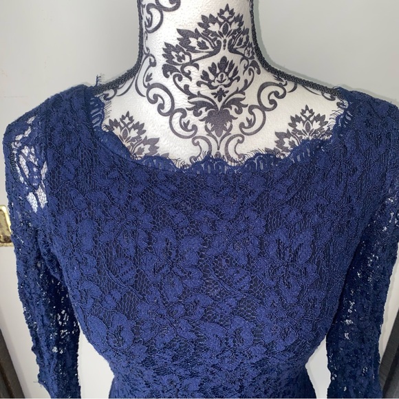 Diane Von Furstenberg  Size 8 Navy Blue Zarita Lace Dress with Zipper - Picture 16 of 16